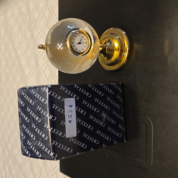 Lazer Etched Globe Desk Clock - Picture 4 of 4